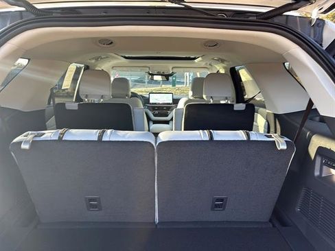 New 2026 Ford Explorer Platinum image 16