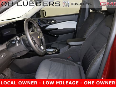 Certified 2024 Chevrolet Trax LT w/ LT Convenience Package image 8