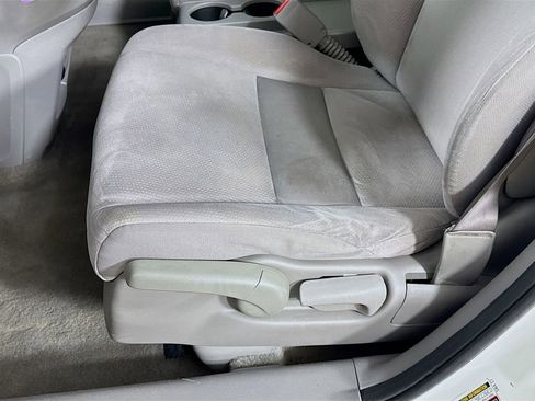 Used 2011 Honda CR-V SE image 21