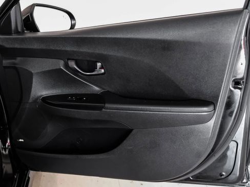 Used 2020 Hyundai Veloster Turbo FWD image 38