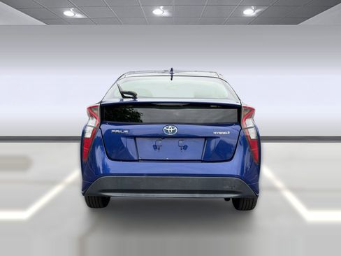 Used 2016 Toyota Prius Two FWD image 8