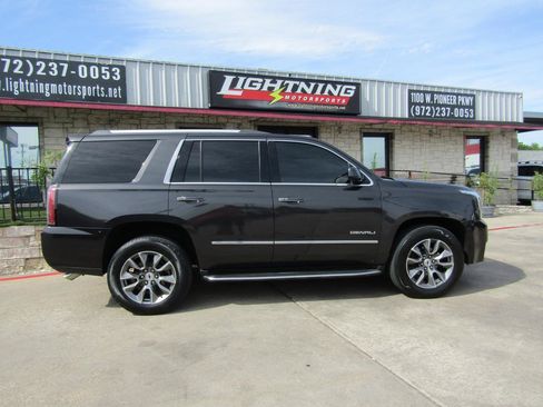 Used 2017 GMC Yukon Denali AWD/4WD image 5