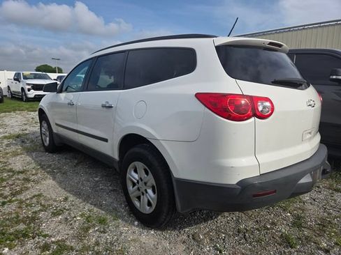 Used 2011 Chevrolet Traverse LS FWD image 4