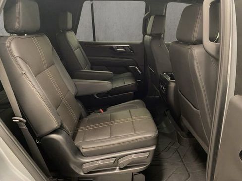 Used 2025 Chevrolet Tahoe High Country AWD/4WD image 25