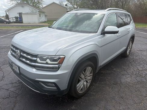 Used 2018 Volkswagen Atlas SEL Premium image 2