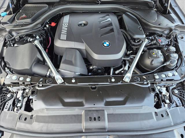 Used 2027 BMW 530i w/ M Sport Package RWD image 18