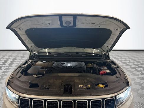 Used 2024 Jeep Wagoneer Series III AWD/4WD image 34