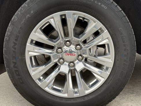 Used 2023 GMC Yukon XL Denali image 12