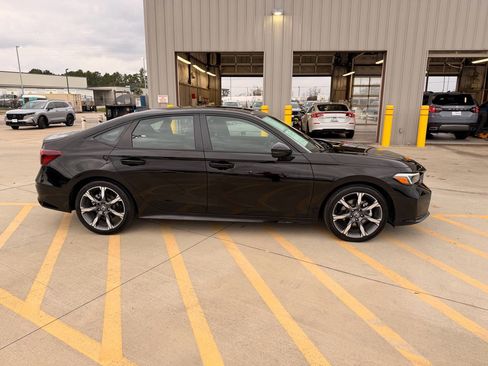 Certified 2026 Honda Civic Sport Touring image 9