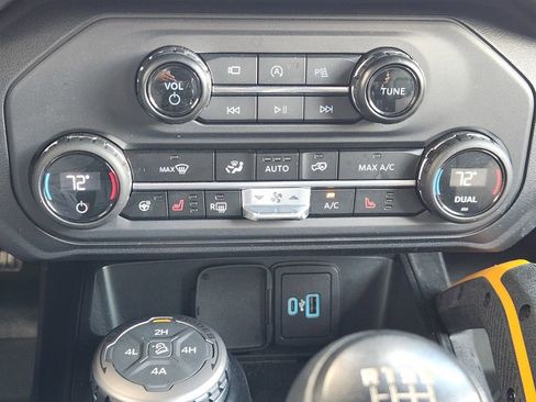 Used 2024 Ford Bronco Badlands AWD/4WD image 19