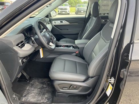 New 2025 Ford Explorer Active w/ Active Comfort Package image 13