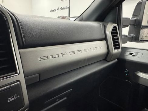 Used 2022 Ford F250 Lariat w/ Black Appearance Package image 55