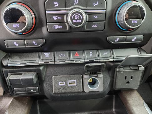 Used 2020 Chevrolet Silverado 2500 LT w/ Convenience Package image 49