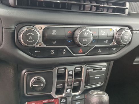 Used 2026 Jeep Wrangler Unlimited Rubicon image 17