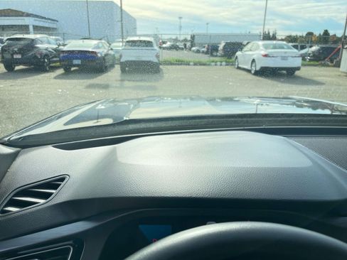 Used 2025 Volkswagen Atlas Cross Sport SE image 34