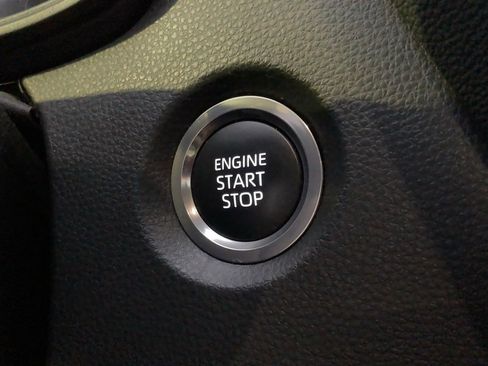 Certified 2025 Toyota Corolla SE image 19