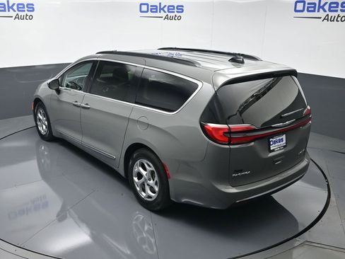 Used 2023 Chrysler Pacifica Limited image 51