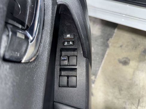 Used 2017 Toyota Corolla XSE image 23