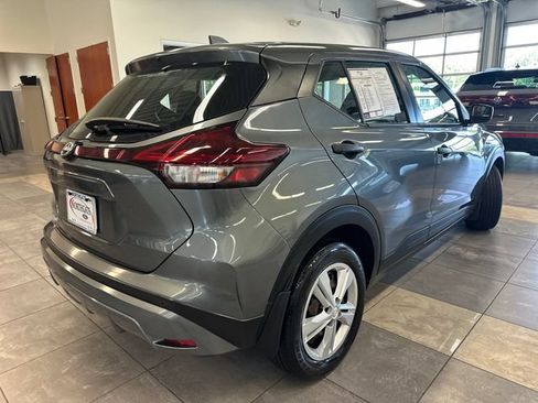 Used 2022 Nissan Kicks S FWD image 11