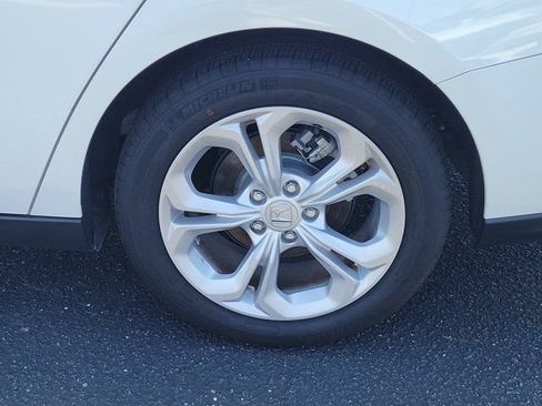 Used 2025 Honda Accord LX image 30