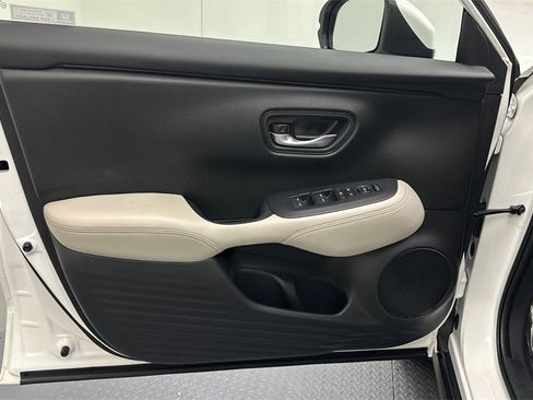 Used 2023 Honda HR-V LX image 12