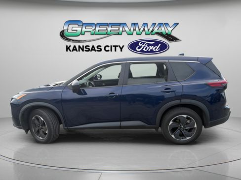 Used 2024 Nissan Rogue SV FWD image 4