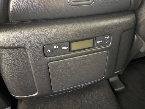 Used 2023 Nissan Armada SV image 37