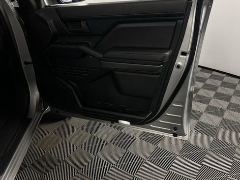 Used 2025 Toyota 4Runner SR5 image 31