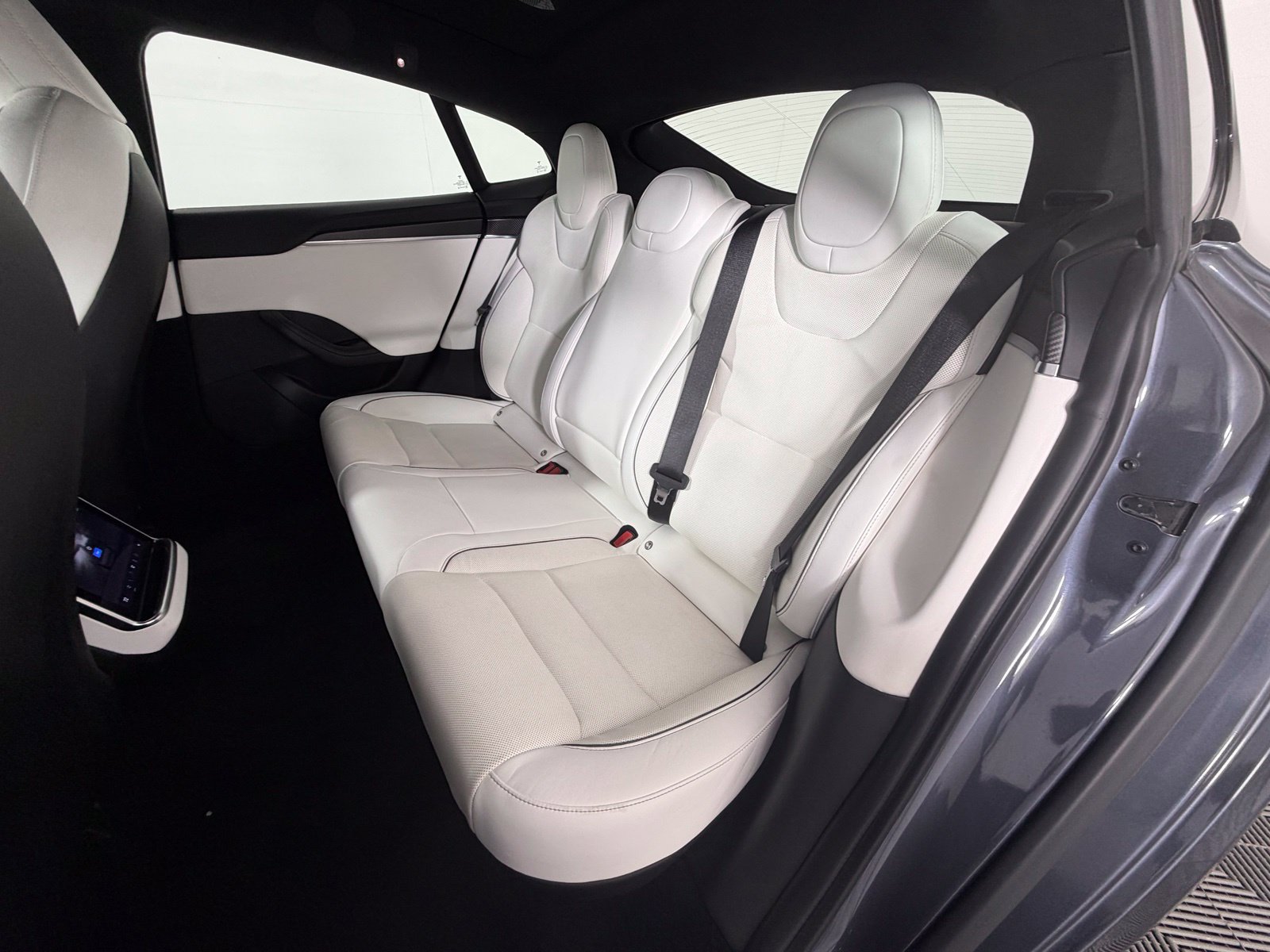Used 2022 Tesla Model S Plaid AWD/4WD image 26