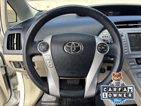 Used 2015 Toyota Prius Four w/ Deluxe Solar Roof Package FWD image 29
