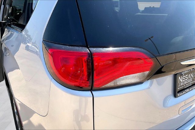 Used 2023 Chrysler Voyager LX FWD image 23