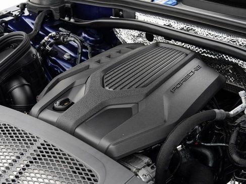 Certified 2025 Porsche Macan image 28