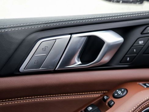 New 2026 BMW X7 xDrive40i w/ Executive Package image 18