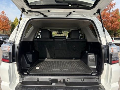 Used 2018 Toyota 4Runner SR5 Premium image 15