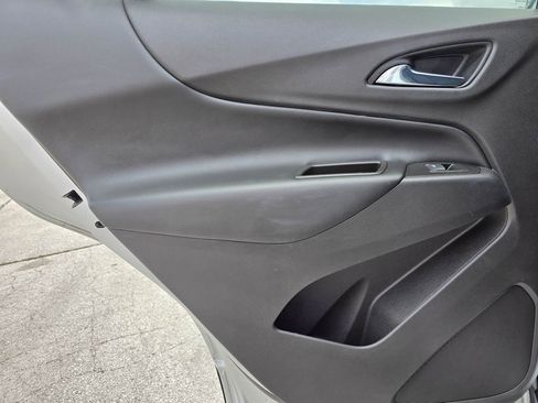 Used 2020 Chevrolet Equinox LT image 26