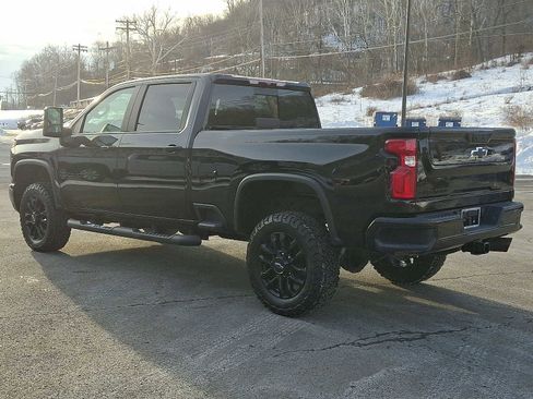 Used 2024 Chevrolet Silverado 2500 LT w/ Midnight Edition image 4