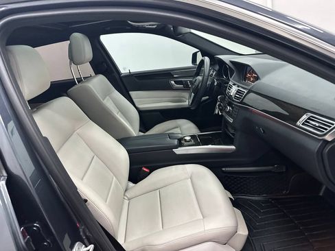 Used 2014 Mercedes-Benz E 350 4MATIC Sedan image 27