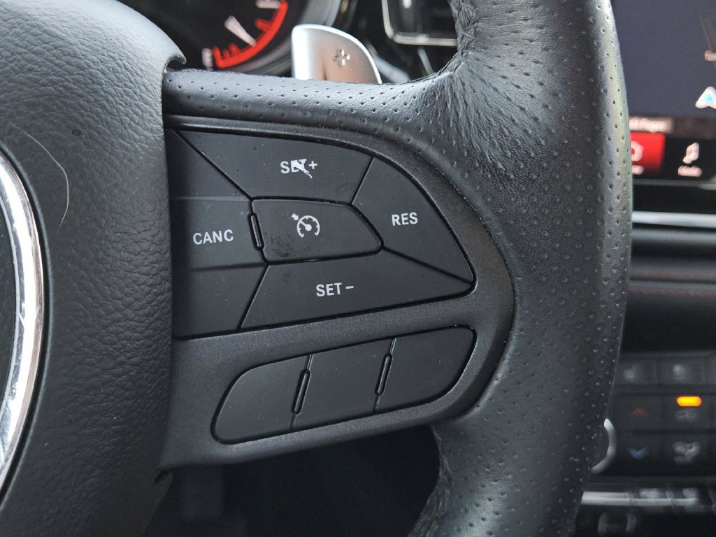 Used 2022 Dodge Durango R/T w/ Blacktop Package RWD image 19
