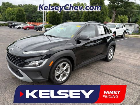 Used 2022 Hyundai Kona SEL w/ Convenience Package FWD image 1