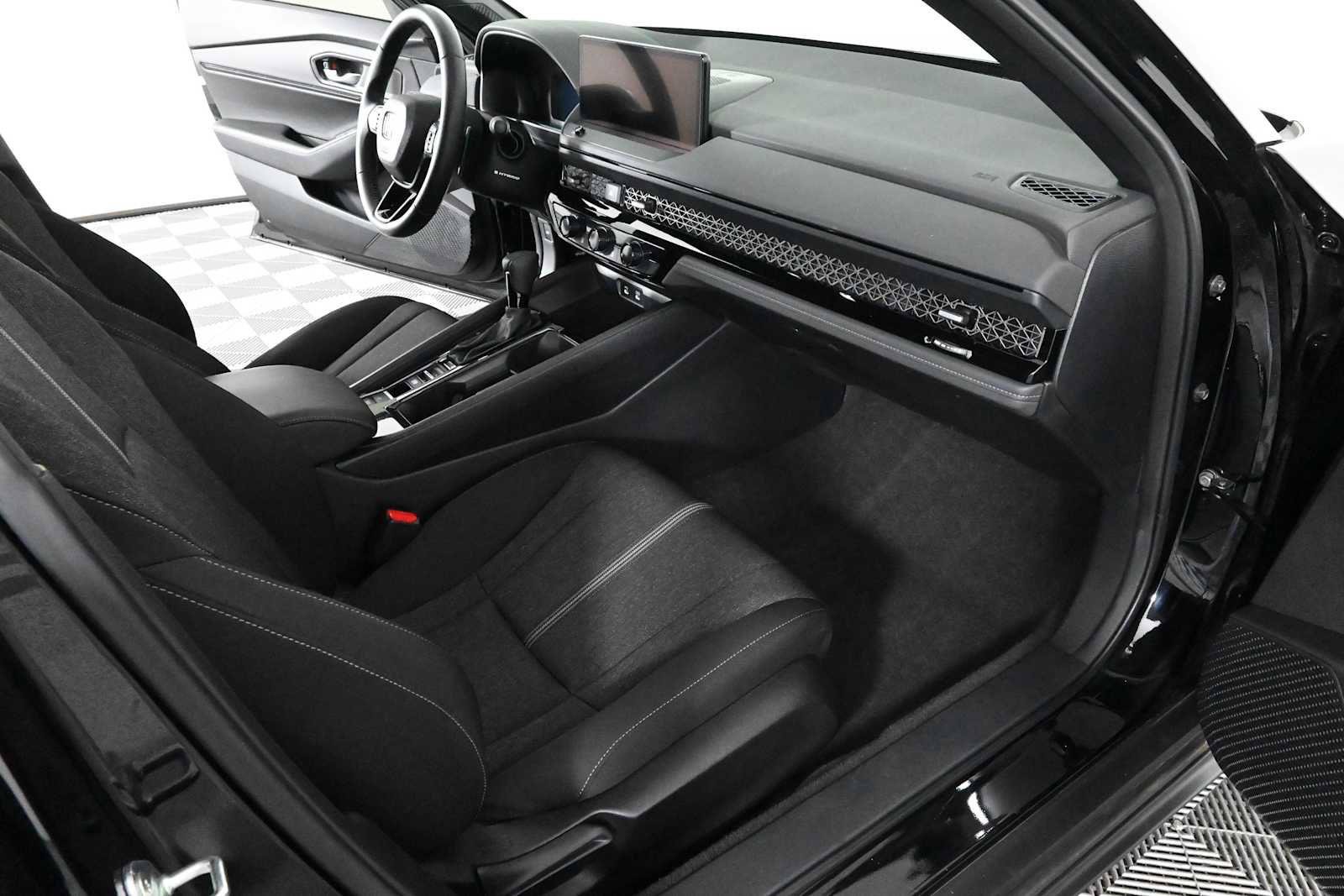 Used 2024 Honda Accord Sport image 9