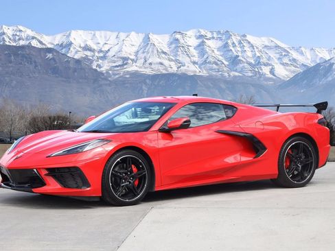 Used 2020 Chevrolet Corvette Stingray Preferred Cpe w/ 2LT Preferred Equipment Group RWD image 2