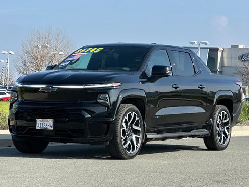 Used 2024 Chevrolet Silverado EV RST image 8