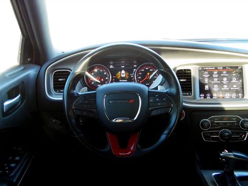 Used 2019 Dodge Charger R/T image 11