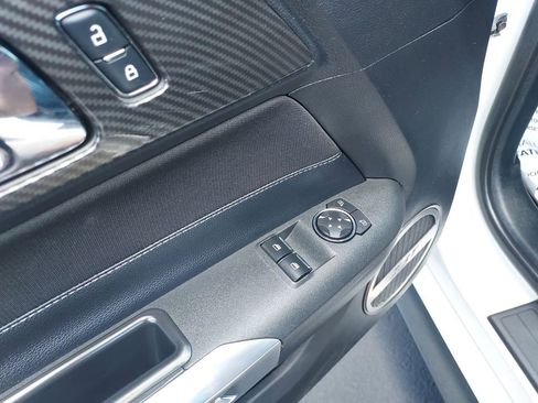 Used 2017 Ford Mustang Coupe RWD image 19