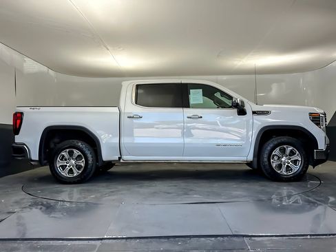 Used 2025 GMC Sierra 1500 SLT AWD/4WD image 2