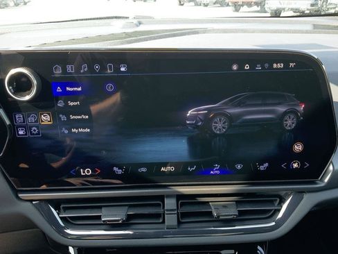 New 2025 Chevrolet Equinox EV RS image 38