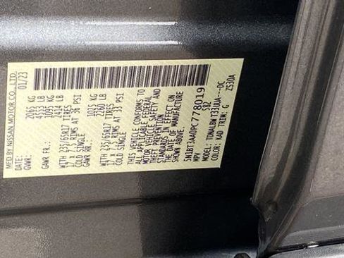 Used 2023 Nissan Rogue S image 29