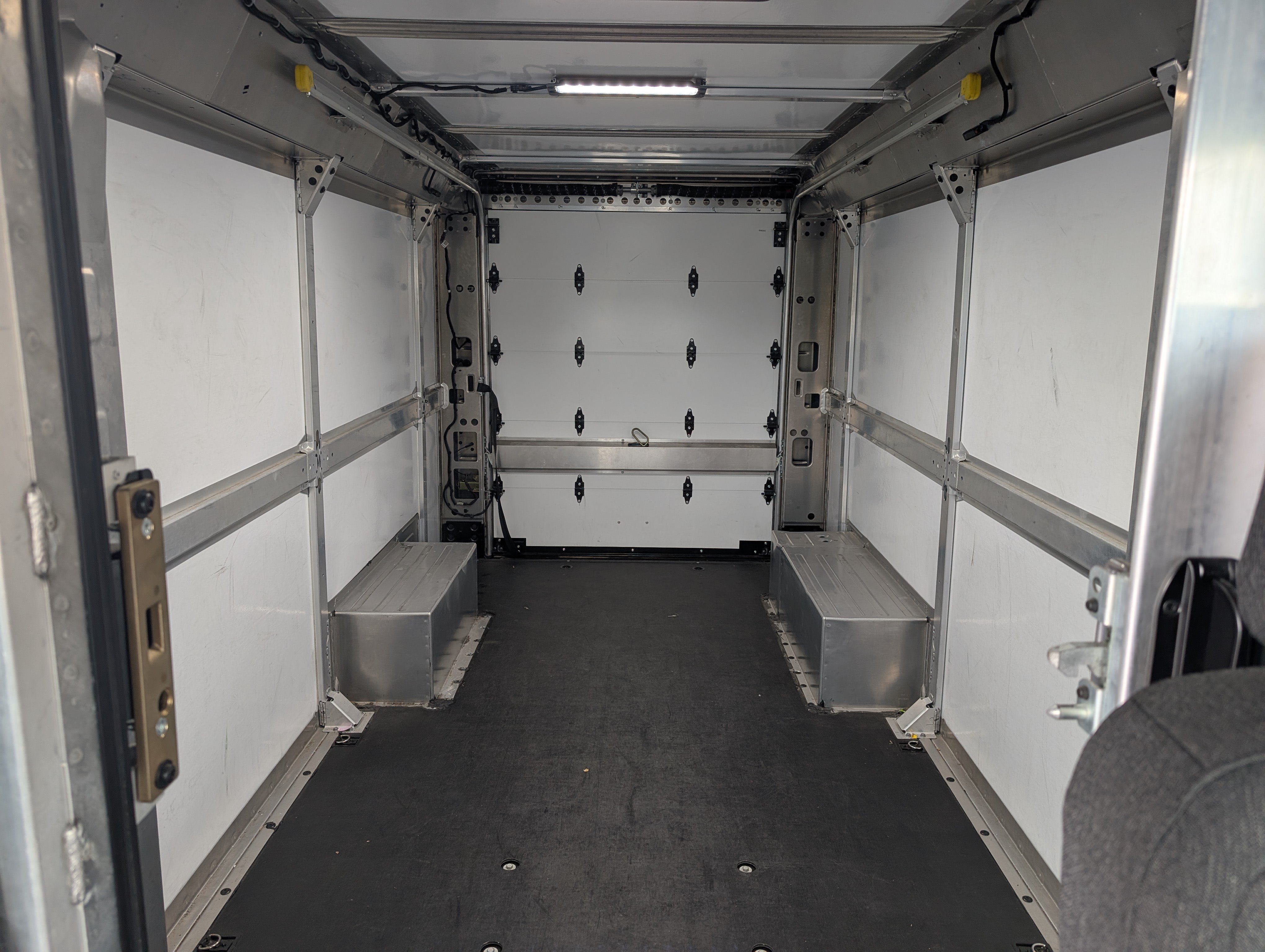 Used 2024 Chevrolet Brightdrop 600 w/ Commercial Equipment Package AWD/4WD image 19