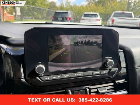 Used 2025 Nissan Pathfinder SV image 30