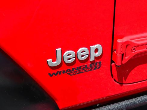 Used 2018 Jeep Wrangler Sport AWD/4WD image 16